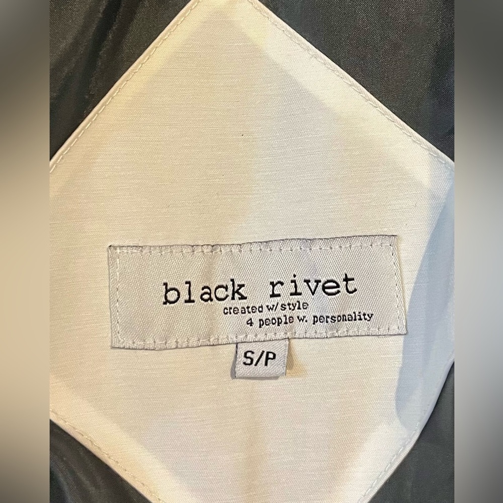 BLACK RIVET WINTER COAT!! - Picture 3 of 4